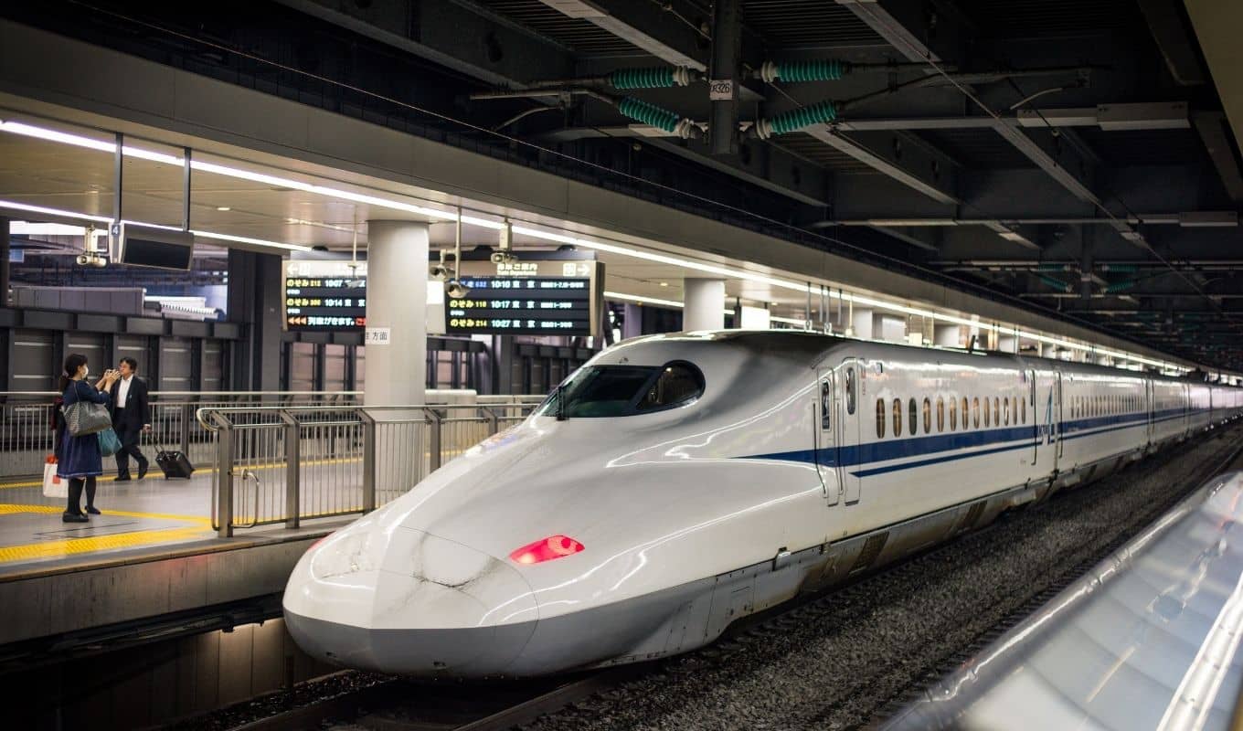 Traveling Around Japan shinkansen bullet train