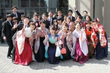 Why do women wear hakama at graduation ceremonies?